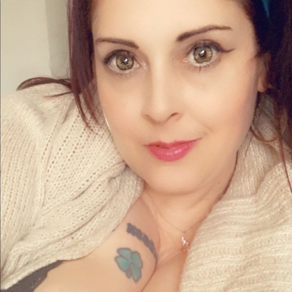 Meet your Posher, Erica - Picture 4 of 4